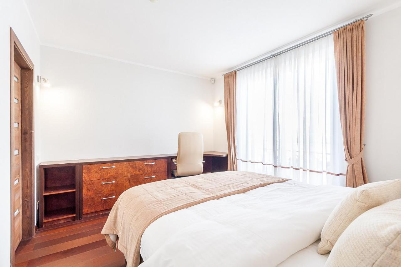 Central Apartment In Gedimino Av By Urban Rent Вилнюс Екстериор снимка